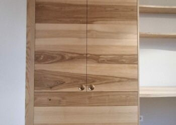 Placard de dressing en frêne olivier.